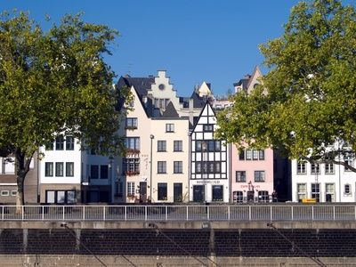 Fassaden in Köln, positive nachrichten, holu fassaden, schallgeschützte fenster, Holz und Aluminium