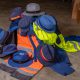 Upcycling: Kopfbedeckung aus alter Arbeitskleidung und Kaffeesäcken
