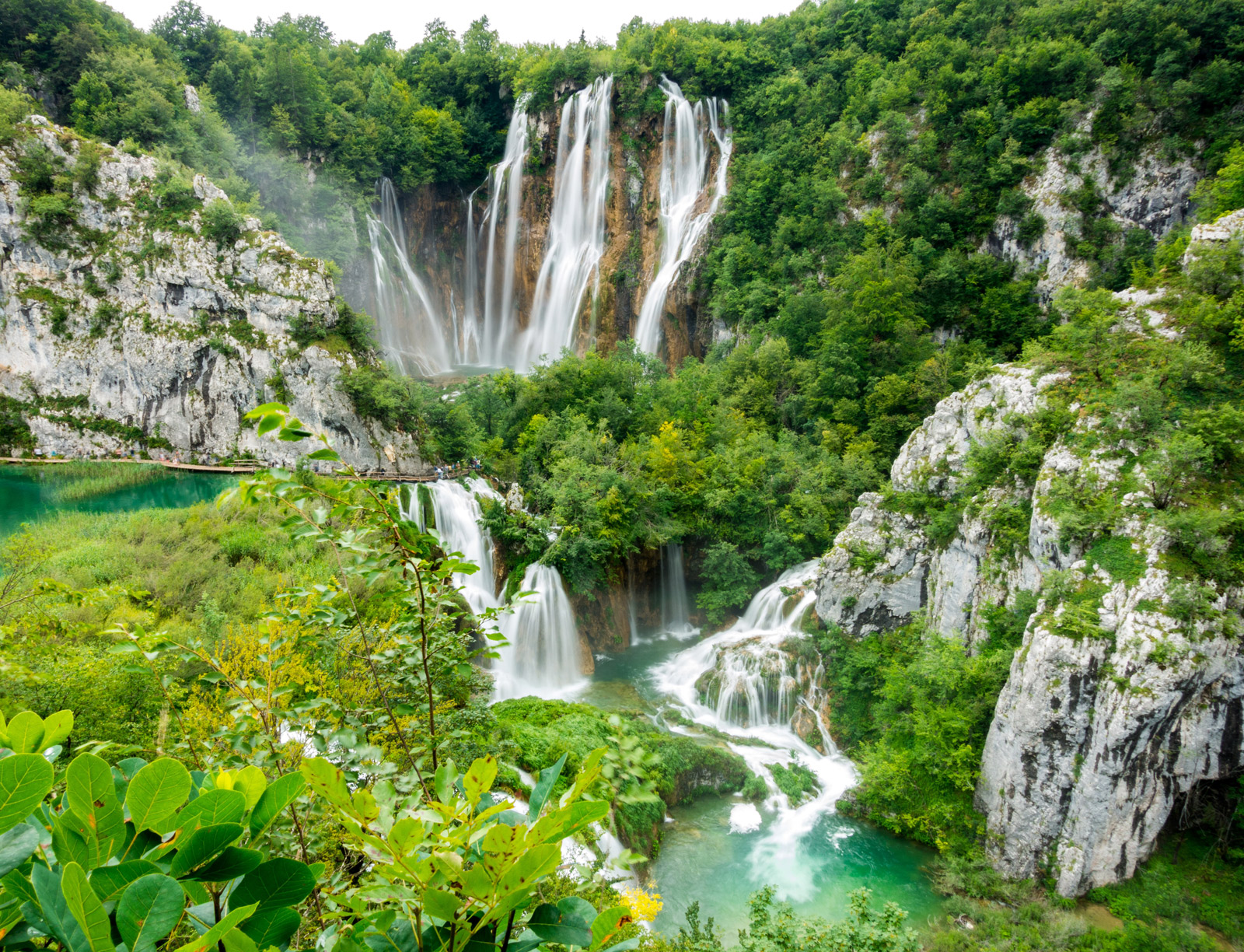 Wundervolles Foto von den Wasserfällen in Plitvice Lakes National Park
